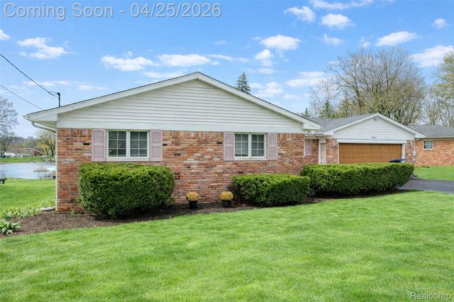 7461 Biscayne Avenue, White Lake Charter Township, MI 48383