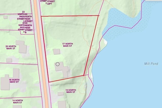 17 N Main St, Upton, MA 01568