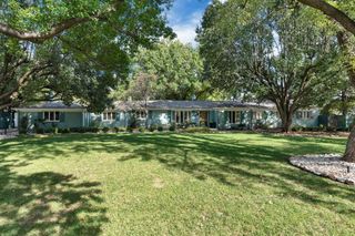 42 N Stratford, Eastborough, KS 67206