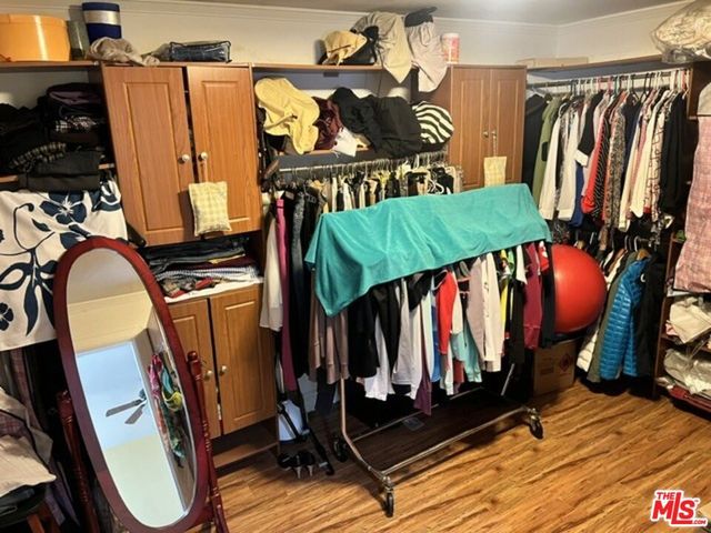 220 N Oxford Avenue, Los Angeles, CA 90004