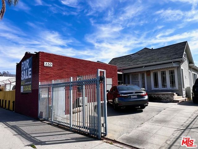 220 N Oxford Avenue, Los Angeles, CA 90004