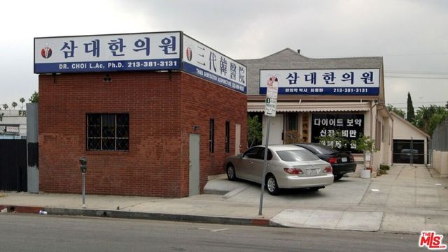 220 N Oxford Avenue, Los Angeles, CA 90004