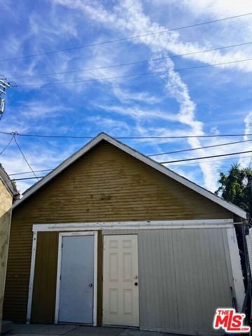 220 N Oxford Avenue, Los Angeles, CA 90004