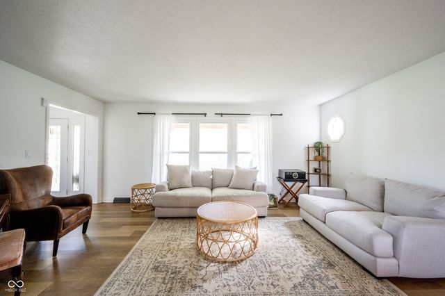 108 Downing Court, Noblesville, IN 46060