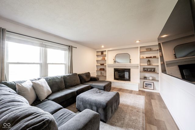 108 Downing Court, Noblesville, IN 46060