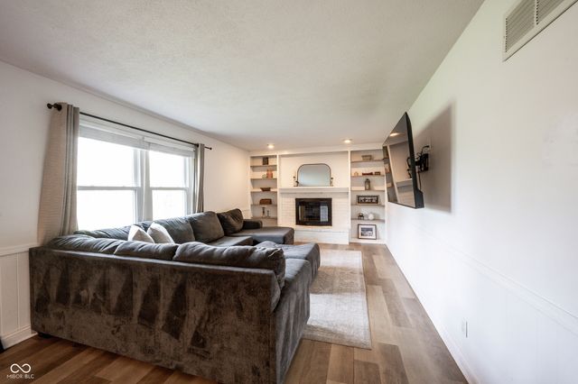 108 Downing Court, Noblesville, IN 46060