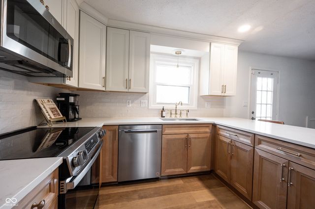 108 Downing Court, Noblesville, IN 46060