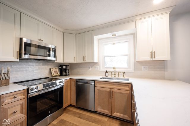 108 Downing Court, Noblesville, IN 46060