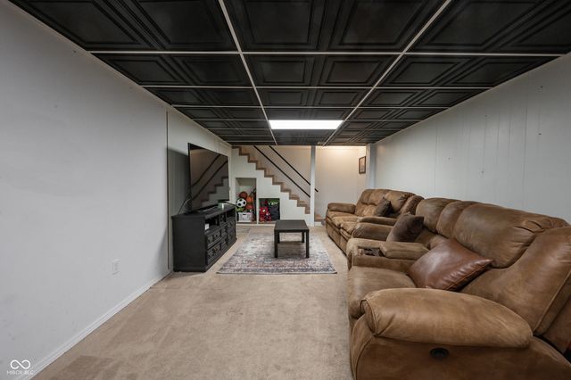 108 Downing Court, Noblesville, IN 46060