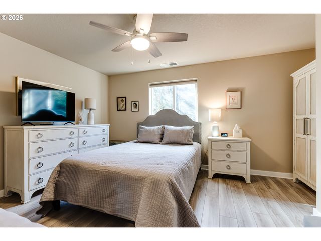 2427 MOUNTAIN Ter, Eugene, OR 97408