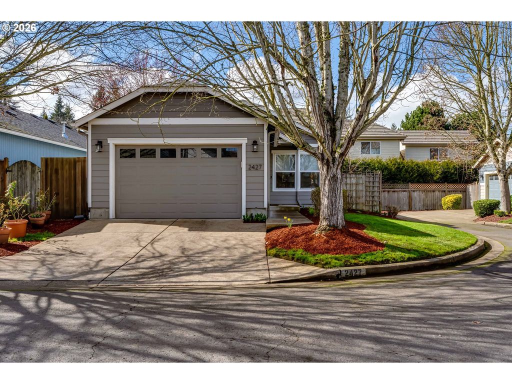 2427 MOUNTAIN Ter, Eugene, OR 97408