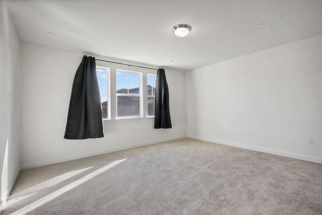 5743 Waterstone St, Sacramento, CA 95835