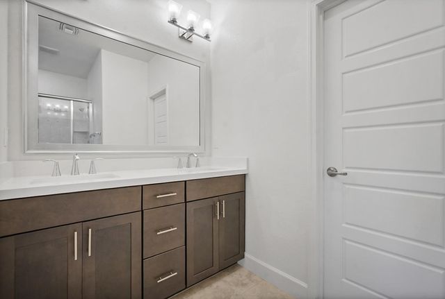 5743 Waterstone St, Sacramento, CA 95835