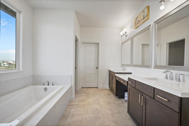 5743 Waterstone St, Sacramento, CA 95835