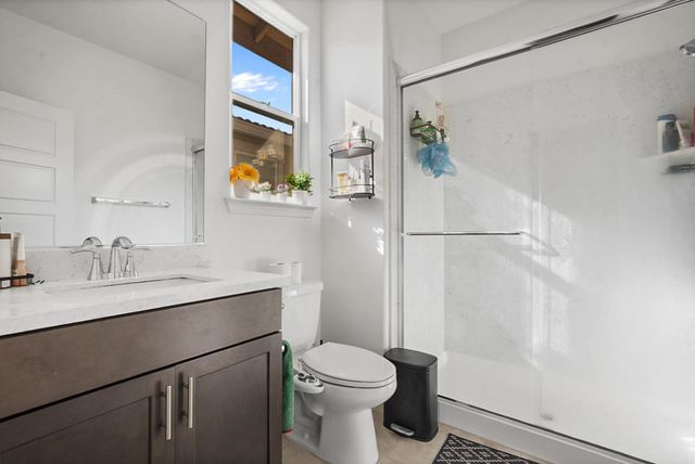 5743 Waterstone St, Sacramento, CA 95835