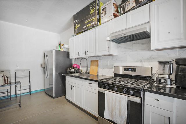 5743 Waterstone St, Sacramento, CA 95835