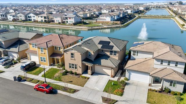 5743 Waterstone St, Sacramento, CA 95835