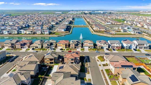 5743 Waterstone St, Sacramento, CA 95835