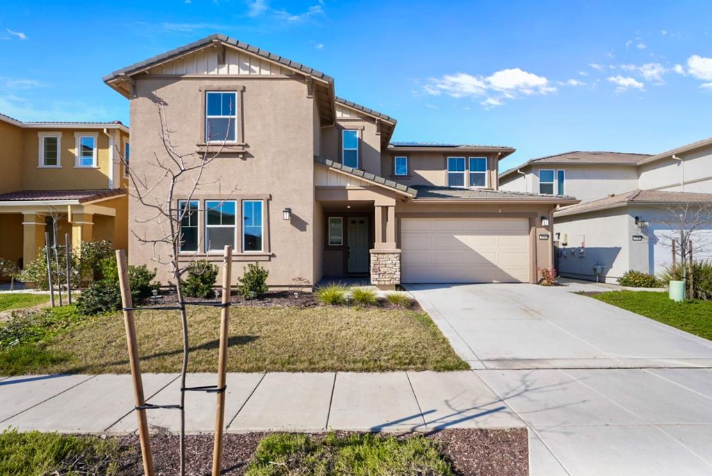 5743 Waterstone St, Sacramento, CA 95835
