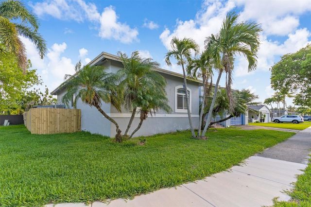 7950 SW 196th Ter, Cutler Bay, FL 33189