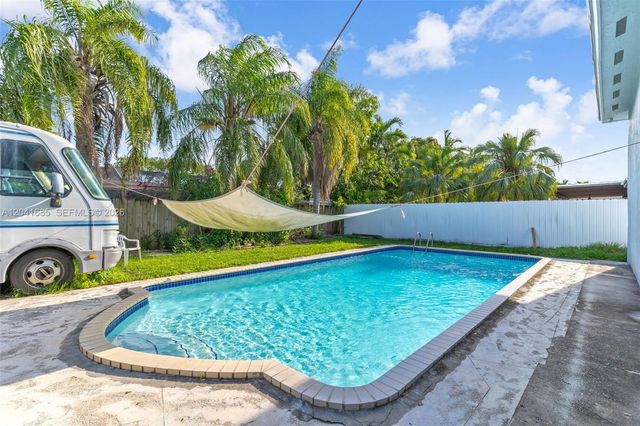 7950 SW 196th Ter, Cutler Bay, FL 33189