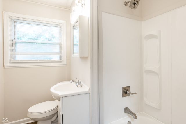 4018 Kalmar Drive, Indianapolis, IN 46222