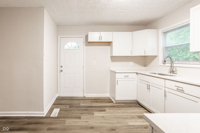 4018 Kalmar Drive, Indianapolis, IN 46222