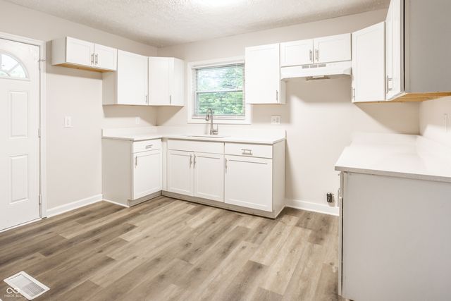 4018 Kalmar Drive, Indianapolis, IN 46222