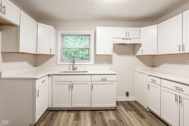 4018 Kalmar Drive, Indianapolis, IN 46222