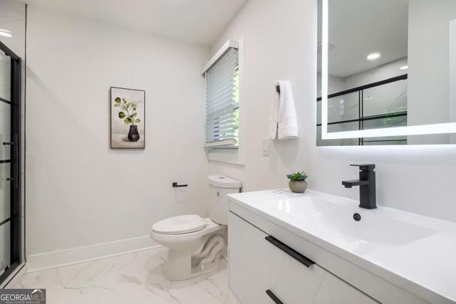2368 Fenhurst Place, Dunwoody, GA 30338
