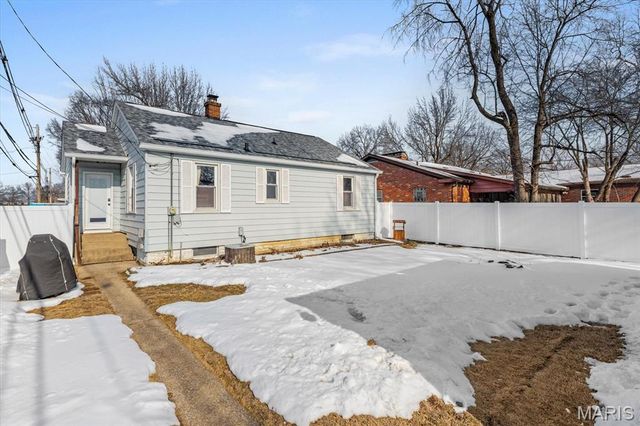 14 N 41st Street, Belleville, IL 62226