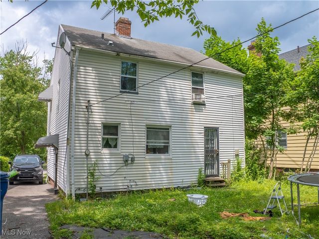 931 Yellowstone Road, Cleveland, OH 44121