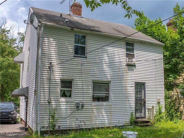 931 Yellowstone Road, Cleveland, OH 44121