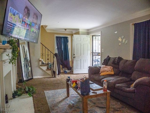 931 Yellowstone Road, Cleveland, OH 44121