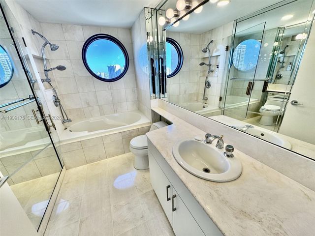 2000 Island Boulevard 1801, Aventura, FL 33160
