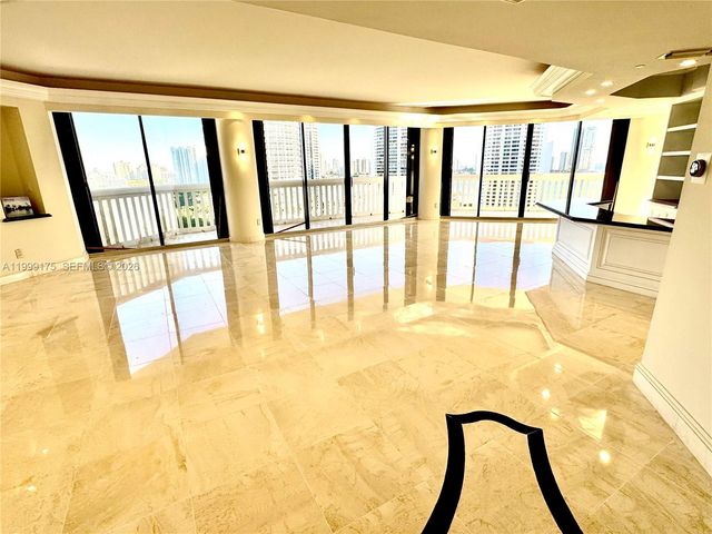 2000 Island Boulevard 1801, Aventura, FL 33160