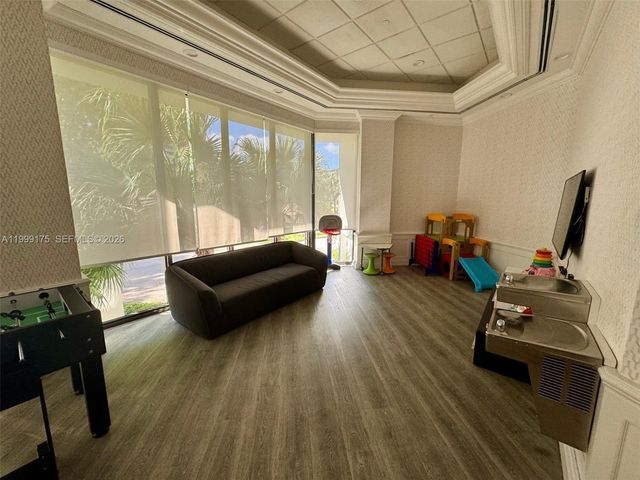 2000 Island Boulevard 1801, Aventura, FL 33160