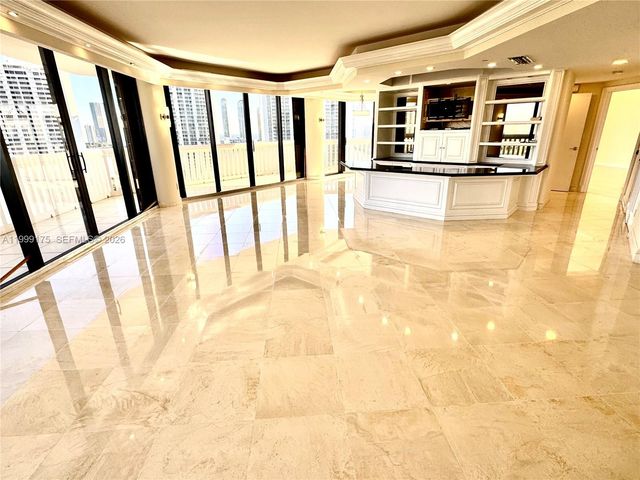2000 Island Boulevard 1801, Aventura, FL 33160