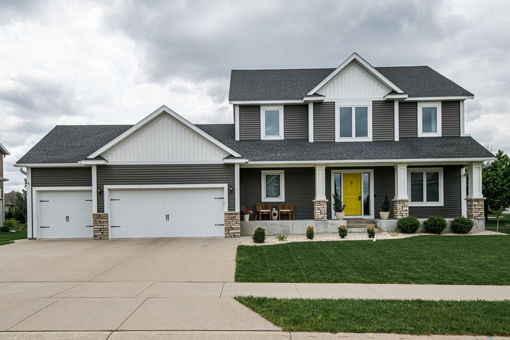 2332 Jasper Place NE, Rochester, MN 55906