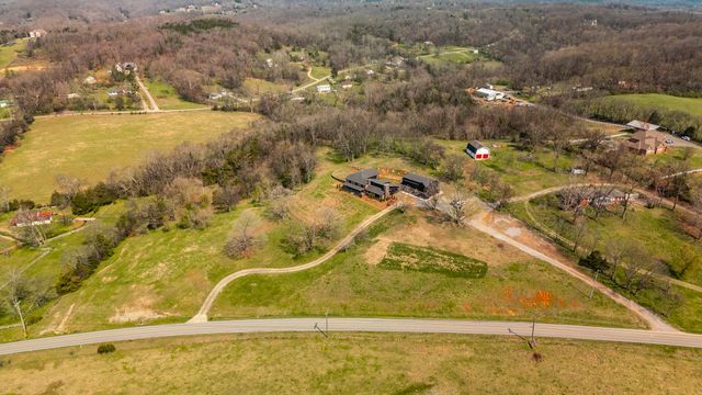 1554 Latimer Ln, Hendersonville, TN 37075