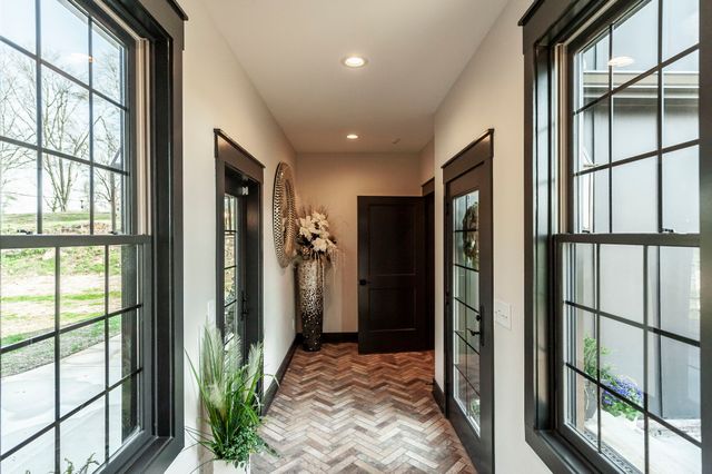 1554 Latimer Ln, Hendersonville, TN 37075