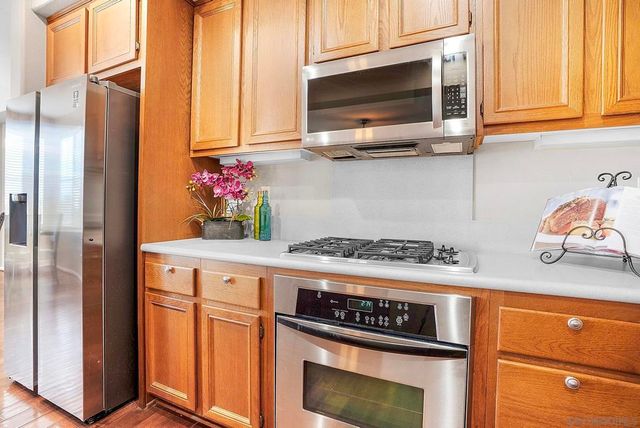 1670 Grasshopper Ln, Chula Vista, CA 91915