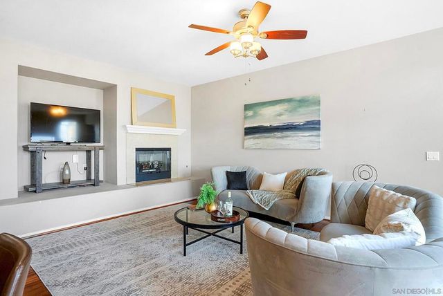 1670 Grasshopper Ln, Chula Vista, CA 91915