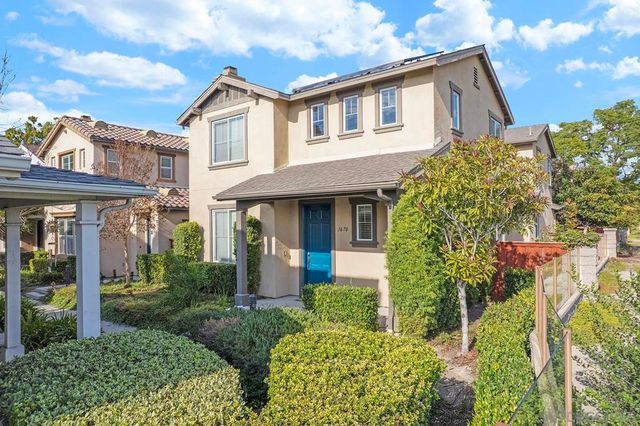 1670 Grasshopper Ln, Chula Vista, CA 91915