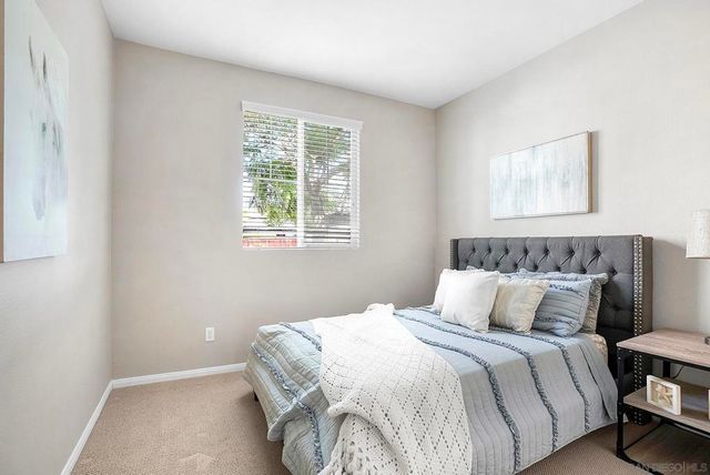 1670 Grasshopper Ln, Chula Vista, CA 91915