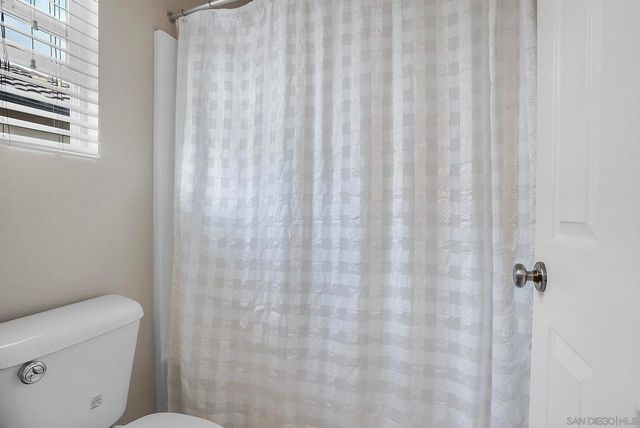 1670 Grasshopper Ln, Chula Vista, CA 91915