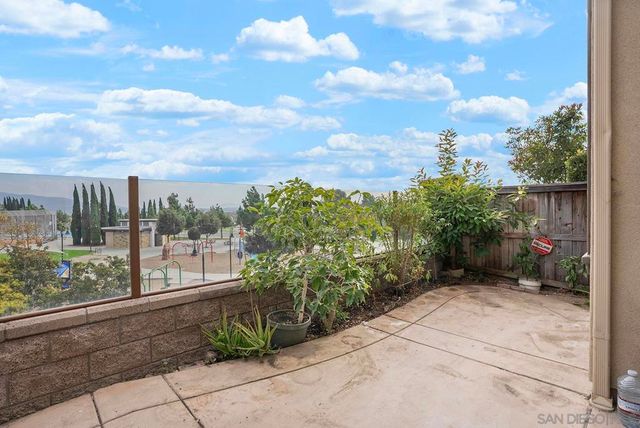 1670 Grasshopper Ln, Chula Vista, CA 91915