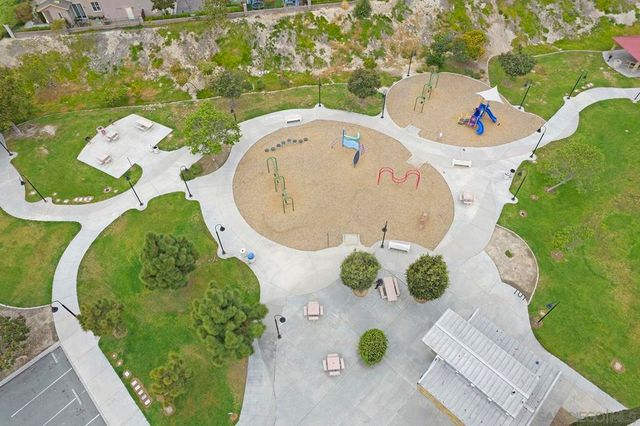 1670 Grasshopper Ln, Chula Vista, CA 91915