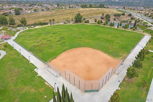 1670 Grasshopper Ln, Chula Vista, CA 91915