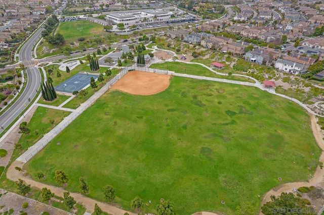 1670 Grasshopper Ln, Chula Vista, CA 91915